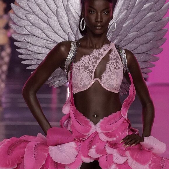 Victoria's Secret Other - VICTORIA'S SECRET DREAM ANGELS TWINKLE LACE ONE-SHOULDER MONOWIRE BRA. SIZE: M.